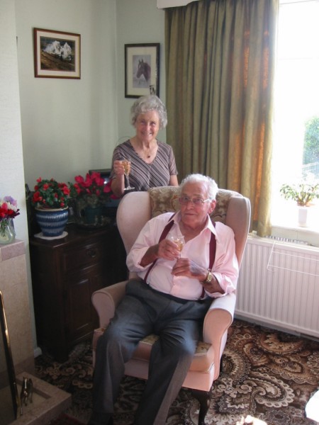 cundall/images/Isaac_Parker_Cundall_1924_in2005_60th_wedding_anniversary_5