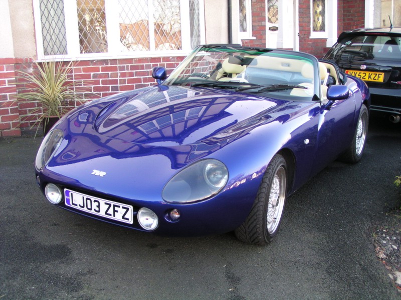 thomas/images/Roger_Nicholas_Thomas_1950_Cars_in2004_TVR_Griffith_023