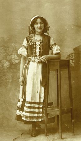 turnor/images/Ada_Turnor_1888_dress